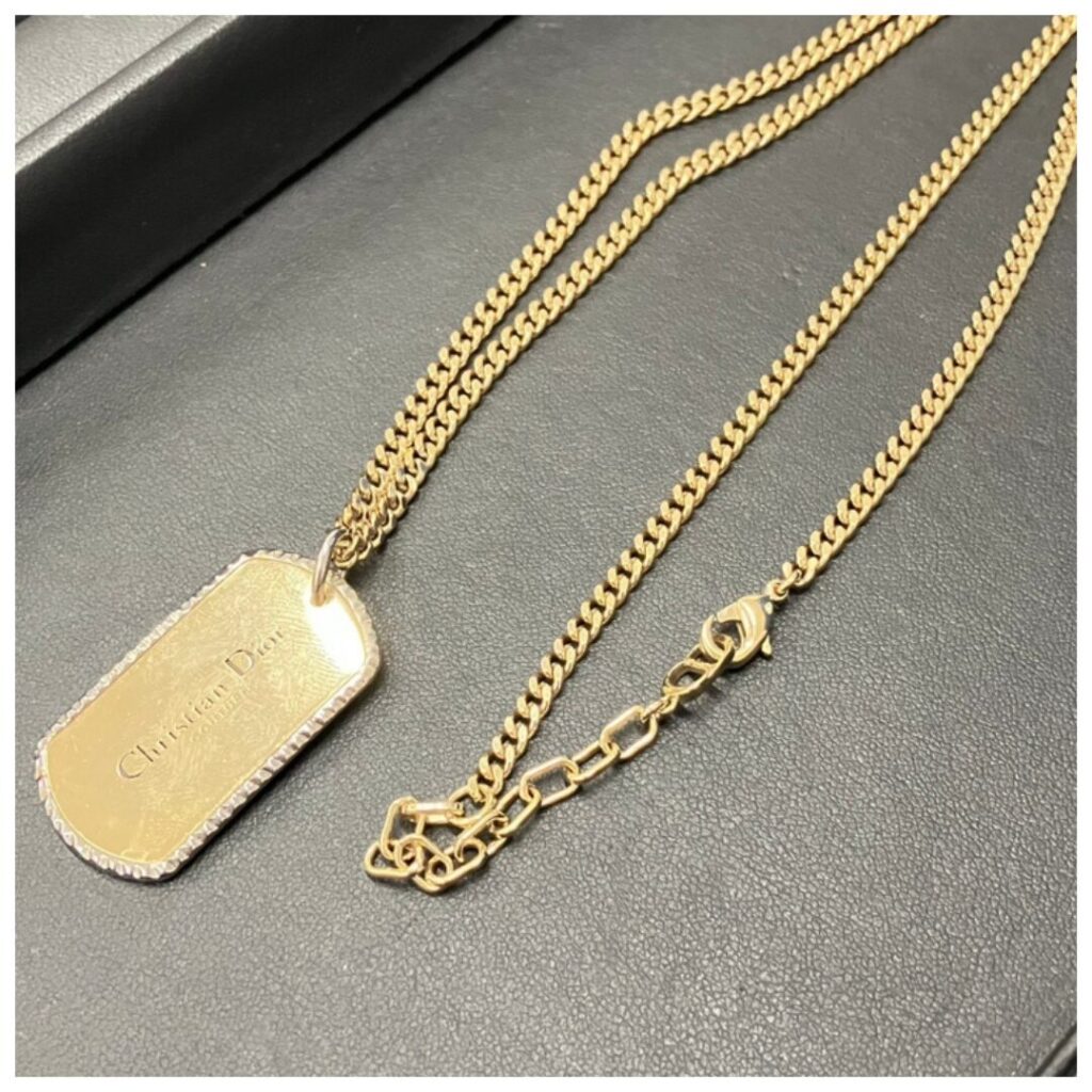 ディオールのネックレスの画像