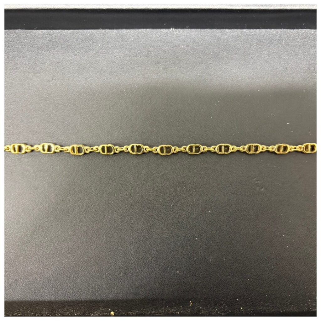 ディオールのブレスレットの画像