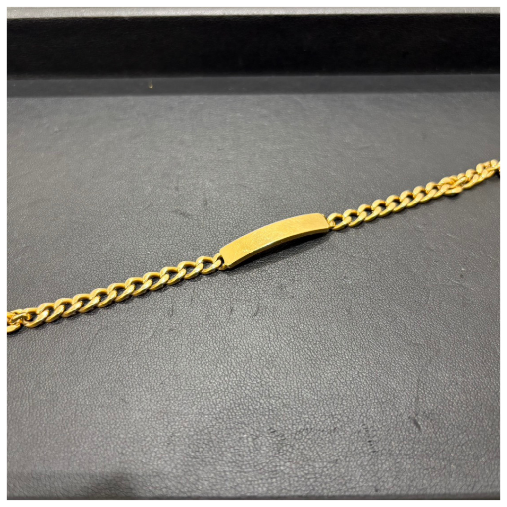 金のブレスレットの画像