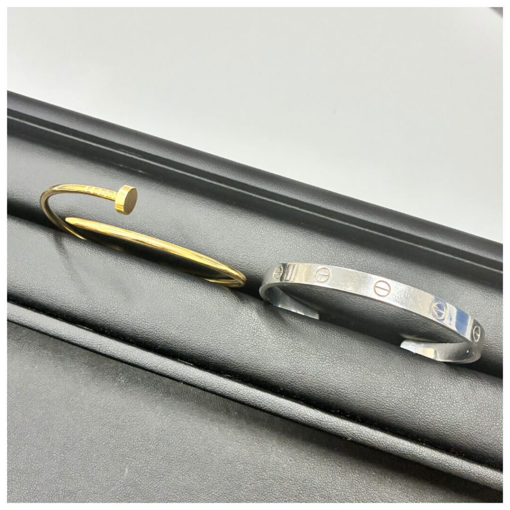 カルティエのブレスレットの画像