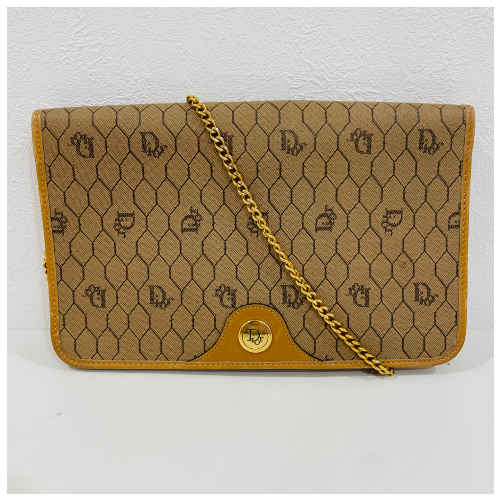 ディオールのショルダーバッグの画像