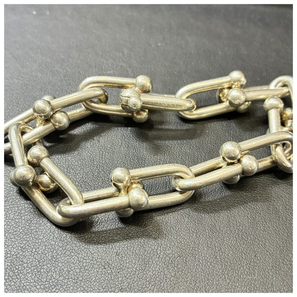 ティファニーのブレスレットの画像
