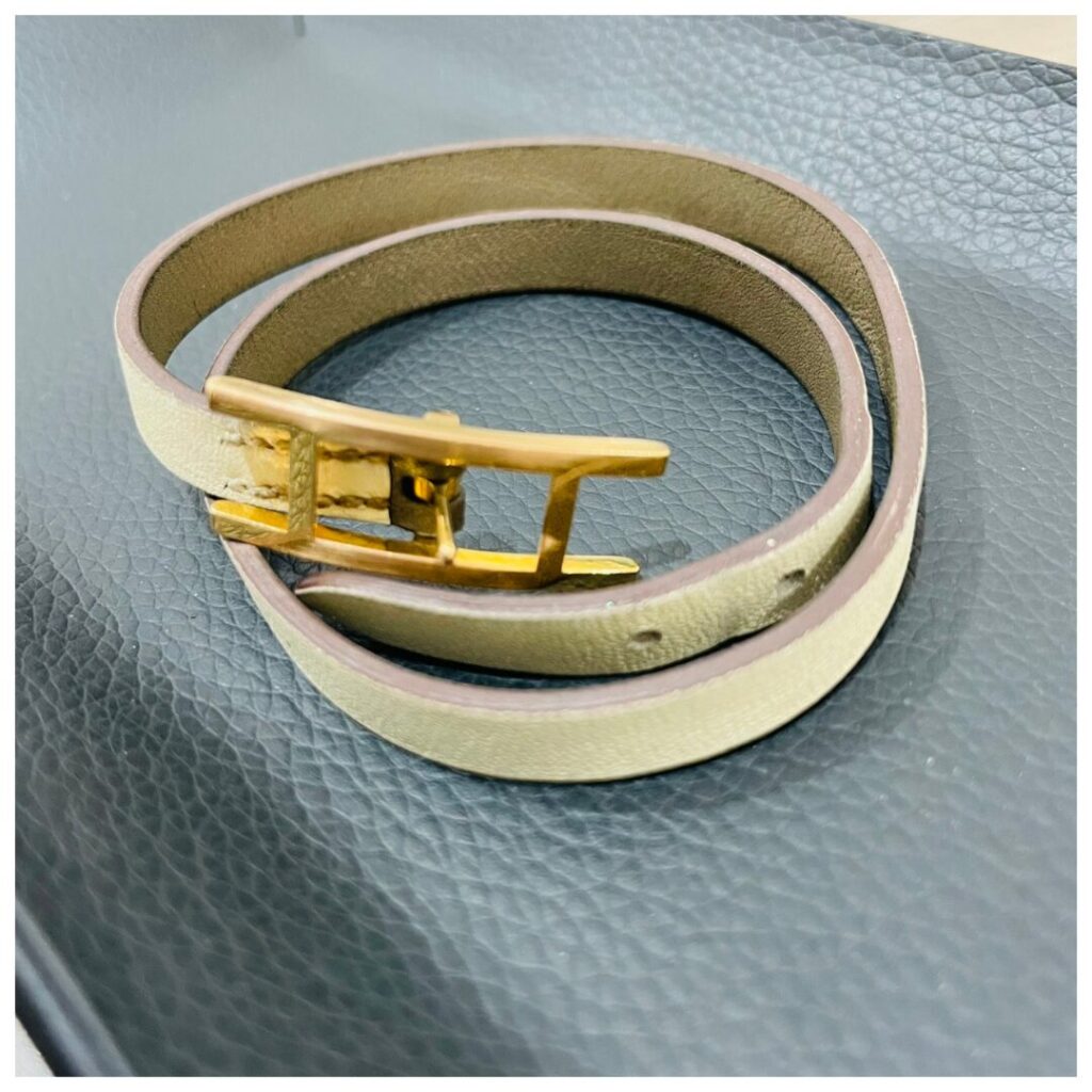 エルメスのブレスレットの画像