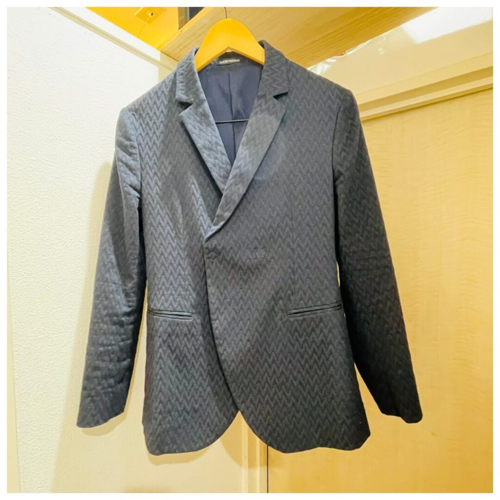 アルマーニのジャケットの画像