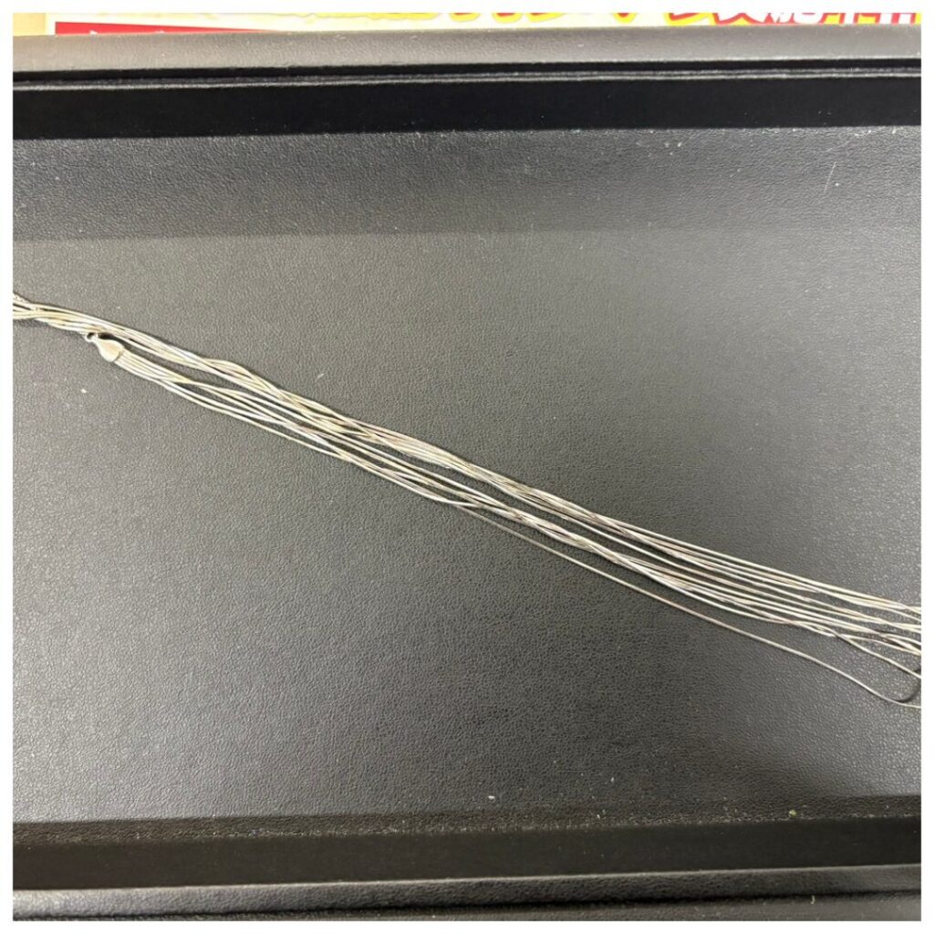 金のネックレスの画像